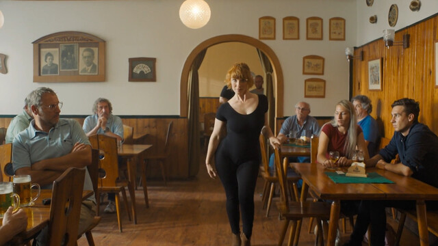 Vica Kerekes sexy – Love on the Spikes (Láska na spickách) (2021)