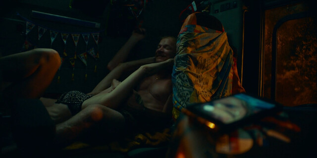 Sonia Roszczuk nude – Tata (2022)