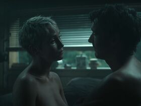 Peri Baumeister nude – The Signal (Das Signal) s01e02-03 (2024)