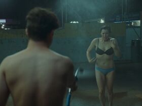 Elisabet Gelabert sexy – Un largo viaje (2023)