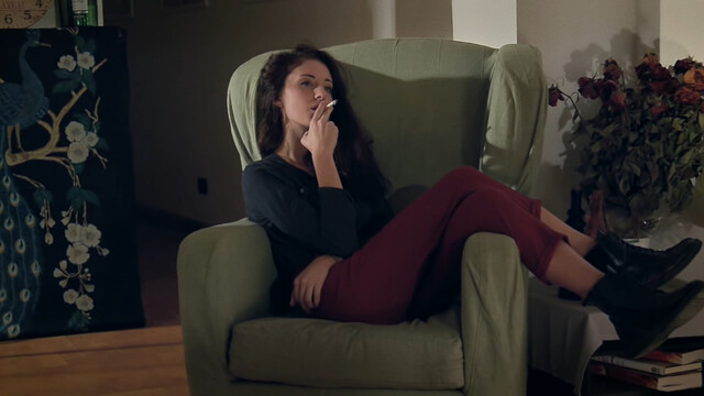 Cecilia Bertozzi sexy – One More Cigarette (Un’altra sigaretta) (2016)