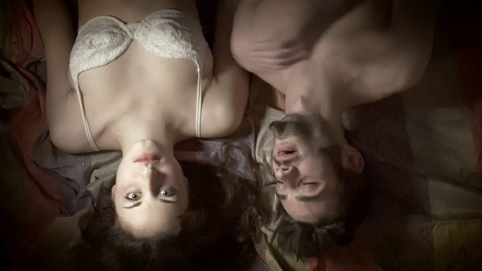 Cecilia Bertozzi sexy – One More Cigarette (Un’altra sigaretta) (2016)