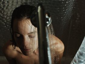 Vicky Luengo sexy – Red Queen (Reina Roja) s01e05 (2024)