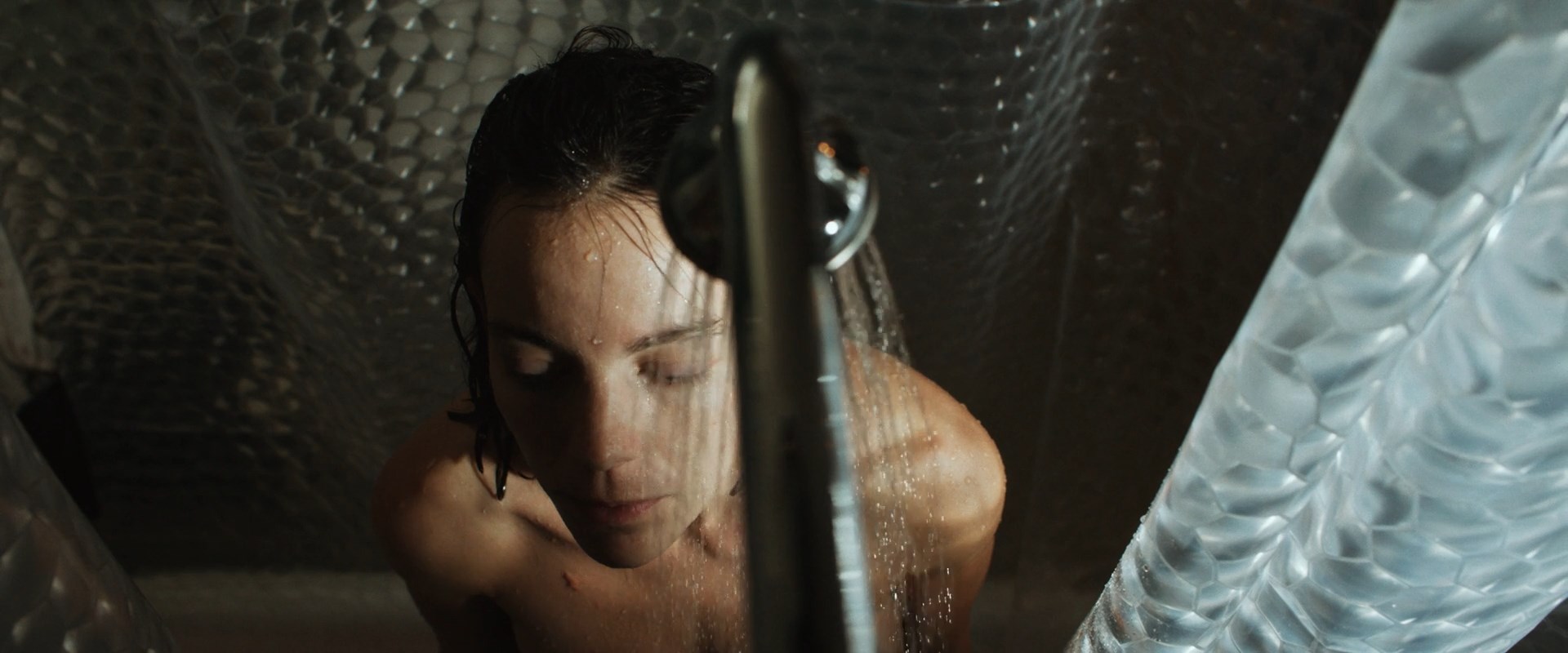 Vicky Luengo sexy – Red Queen (Reina Roja) s01e05 (2024)