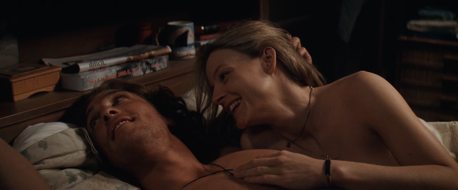 Jodie Foster nude – Contact (1997)