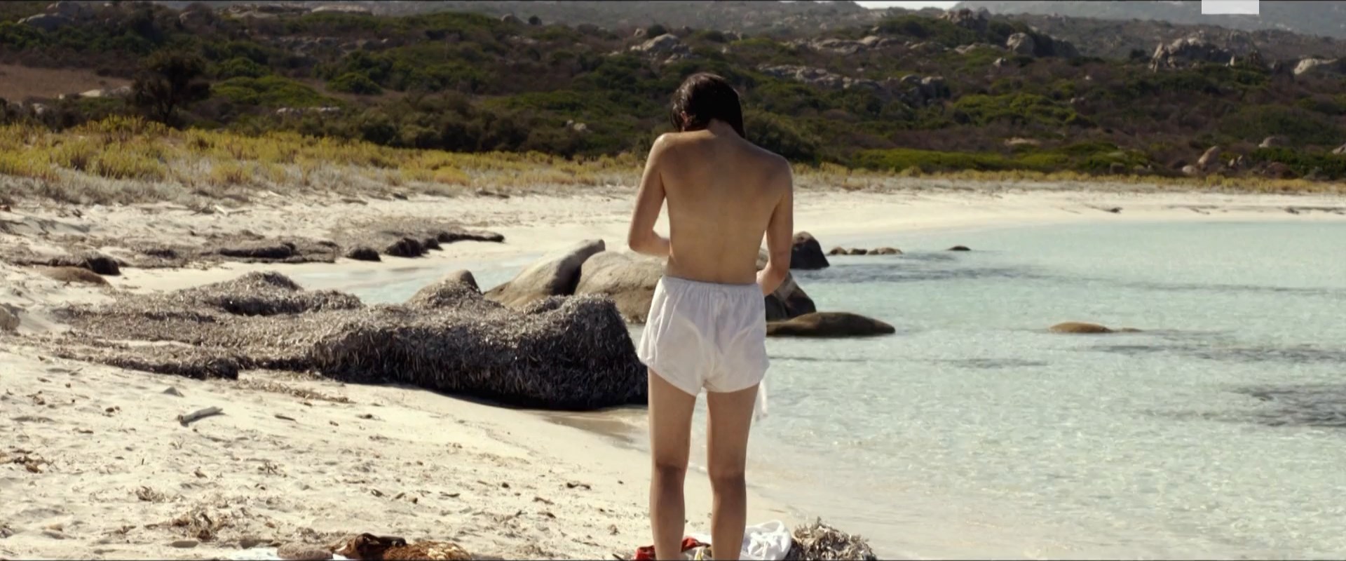 Alba Gaïa Bellugi nude – La stoffa dei sogni (2014)