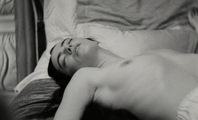 Emma Stone nude – Poor Things (2023)