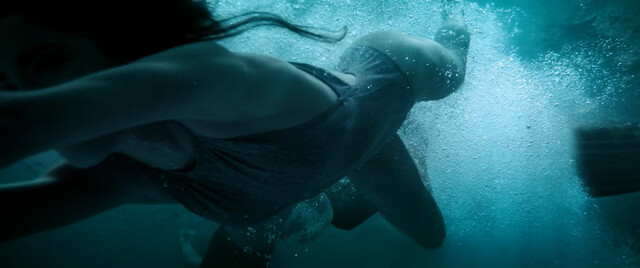 Tini Stoessel (Martina Stoessel) sexy – Tini The New Life of Violetta (Tini El gran cambio de Violetta) (2016)