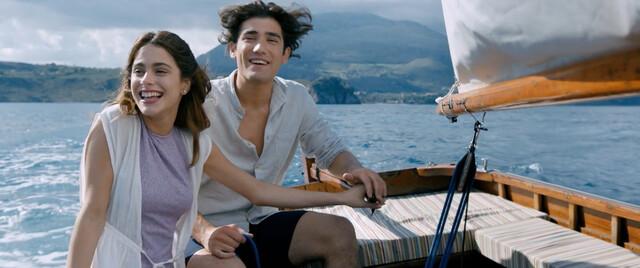 Tini Stoessel (Martina Stoessel) sexy – Tini The New Life of Violetta (Tini El gran cambio de Violetta) (2016)