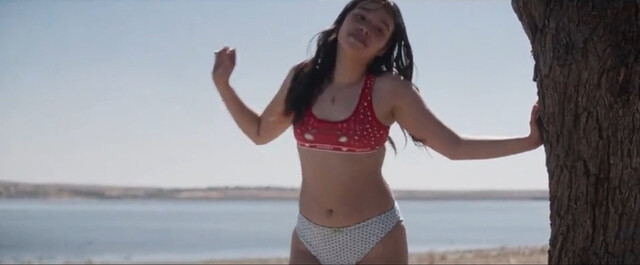 Ester Expósito nude – Lost in the Night (Perdidos en la noche) (2023)