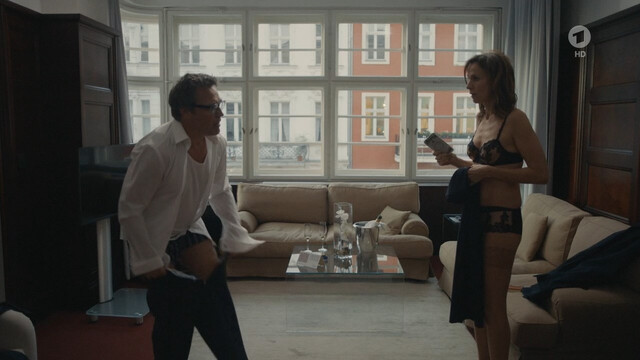 Doris Schretzmayer sexy – Scheidung für Anfänger (2018)