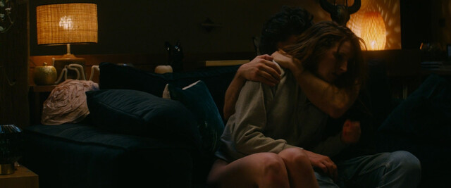 Julia Piaton sexy – Garder Ton Nom (2023)