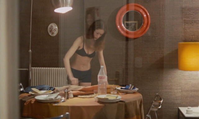 Anicée Alvina nude – Les grands sentiments font les bons gueuletons (1973)