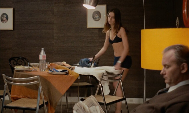 Anicée Alvina nude – Les grands sentiments font les bons gueuletons (1973)