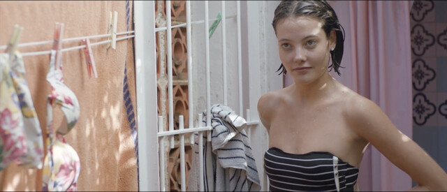 Mireia Oriol nude – Bathed in Light (Sol creixent) (2017)