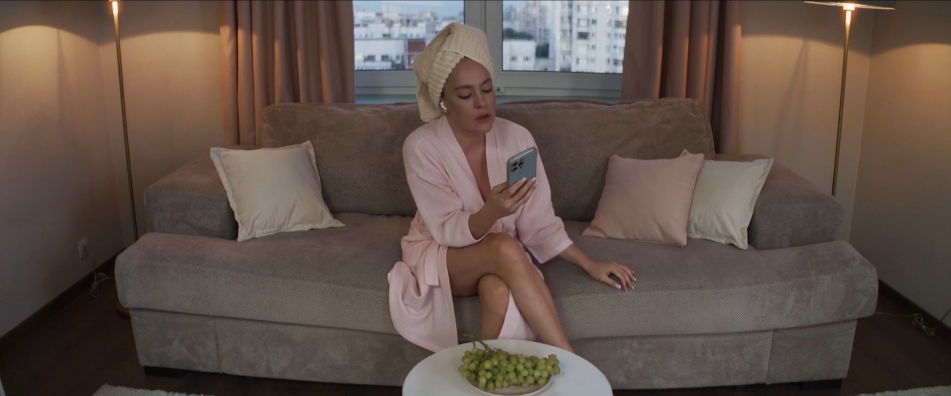 Aglaya Tarasova sexy – Sasha i Piter s01e01-02 (2024)