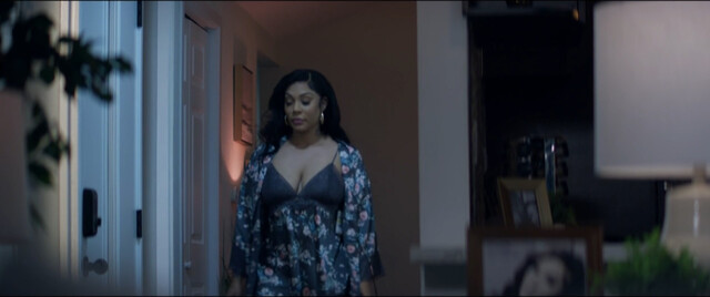 Lyrica Anderson sexy – Forever Us (2023)