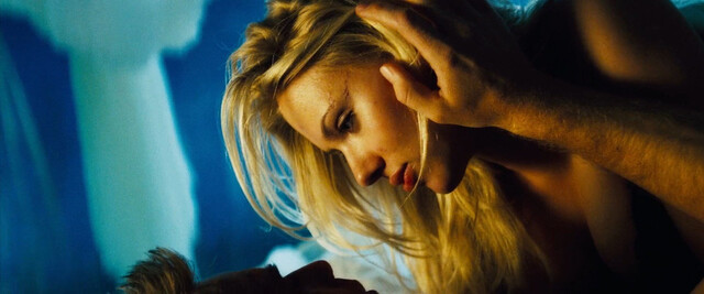 Scarlett Johansson sexy – The Island (2005)