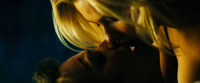 Scarlett Johansson sexy – The Island (2005)