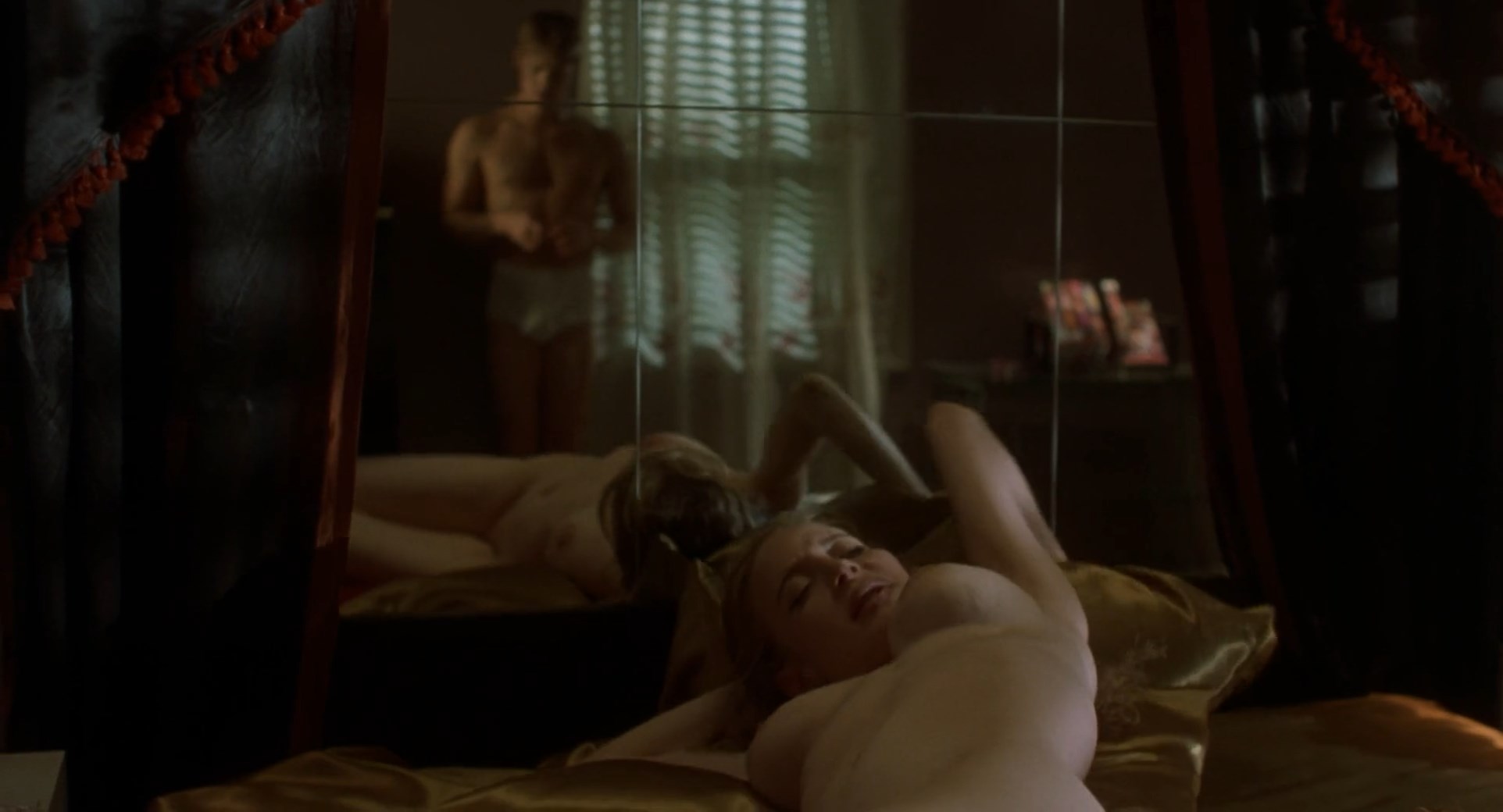 Anna Thomson nude – Six Ways to Sunday (1997)