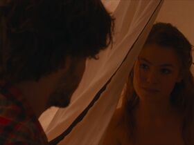 Abbey Hoes nude – Ventoux (2015)