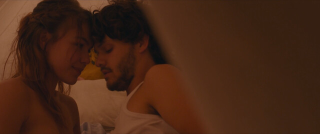 Abbey Hoes nude – Ventoux (2015)