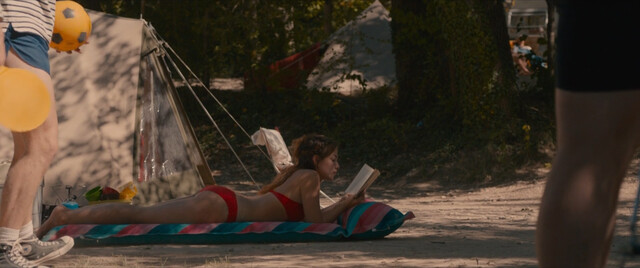 Abbey Hoes nude – Ventoux (2015)