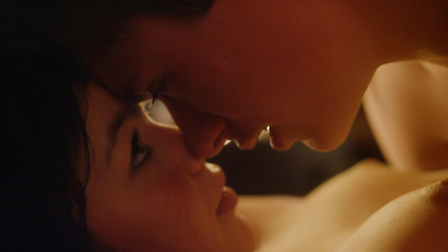 Abbey Hoes nude – Nena (2014)