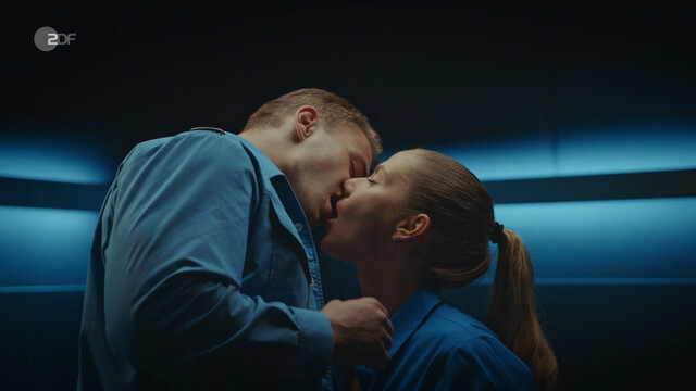 Cheyenne Pahde sexy – Blutige Anfänger s05e04 (2024)