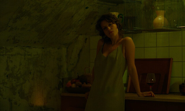 Sandra Turéll Henningsen sexy – Valerie (2022)