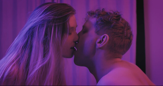 Sara Dhimitri sexy – Facaden (2021)