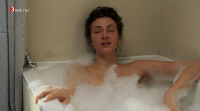 Natalia Belitski sexy – Ein Lächeln nachts um vier (2017)