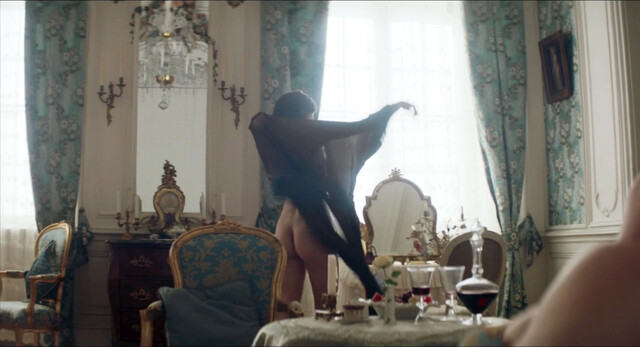 Tuppence Middleton nude – War and Peace s01e03 (2016)