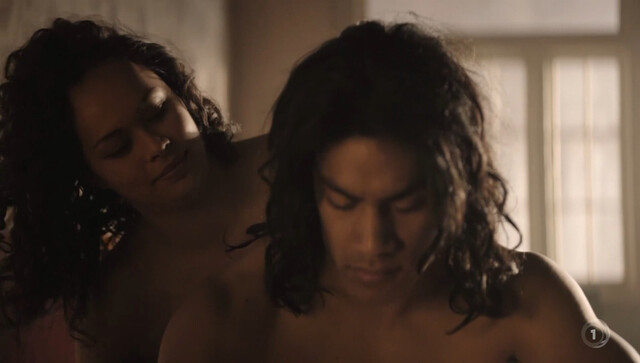 Frankie Adams sexy – The Panthers s01e03 (2021)