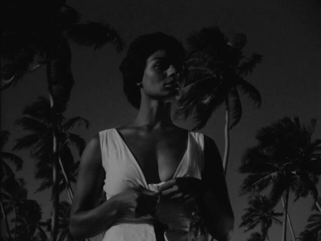 Luiza Maranhao nude – The Turning Wind (Barravento) (1962)