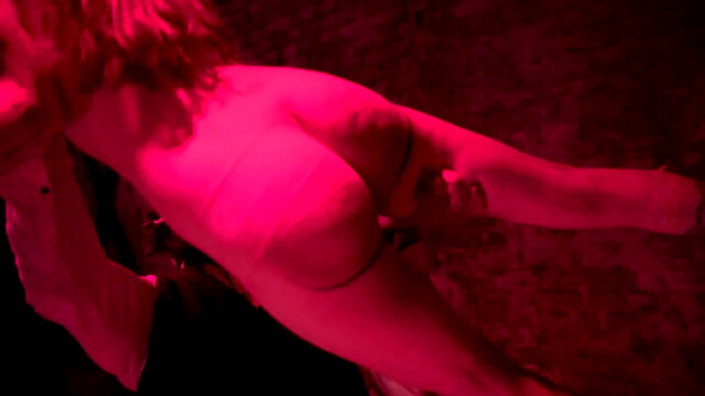 Unknown nude – NUDE POETRY - All zu froh (2019)