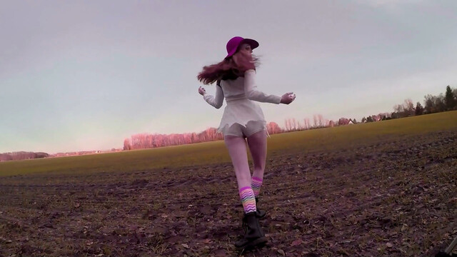 Unknown nude – NUDE POETRY - All zu froh (2019)