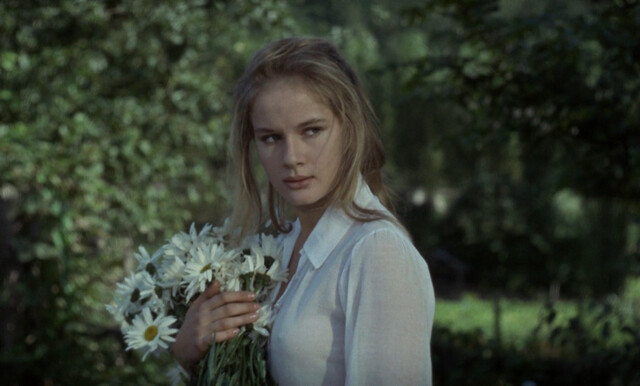 Dominique Sanda nude – Une femme douce (1969)