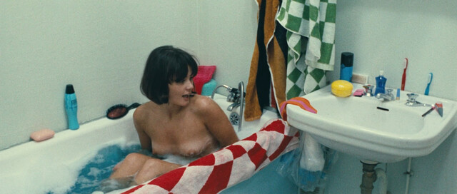 Helena Bielicic nude – 2 or 3 Things I Know About Her (2 ou 3 choses que je sais d'elle) (1967)