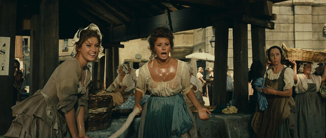 Sophia Loren sexy – Madame (Madame Sans Gêne) (1961)
