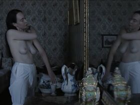 Stella Icard nude – Le miracle des roses (2024)