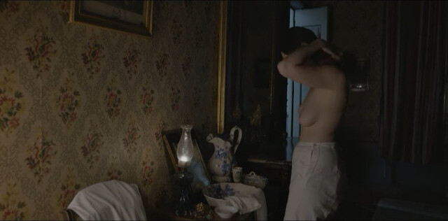 Stella Icard nude – Le miracle des roses (2024)