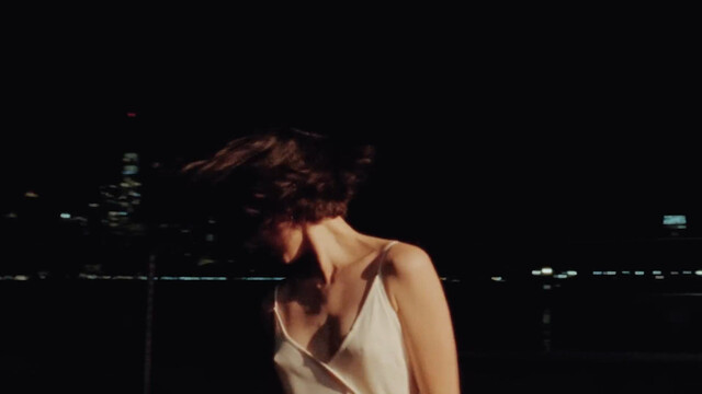 Margaret Qualley sexy – Tiny Moves (2024)