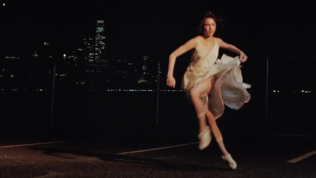 Margaret Qualley sexy – Tiny Moves (2024)