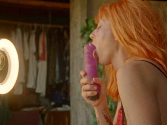 Maria Lazaro nude – 21 Positions (21 Paraiso) (2022)