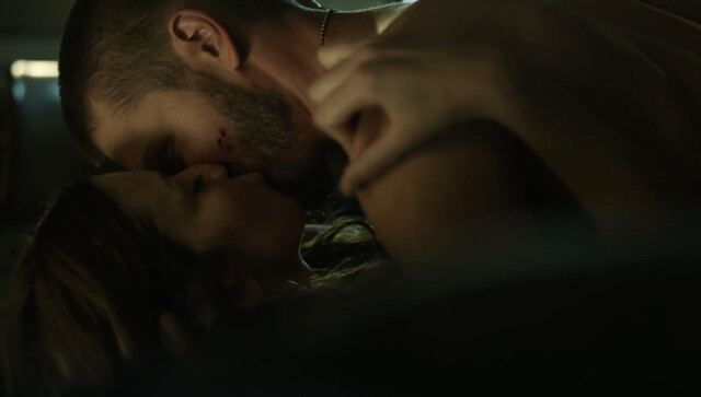 Sarah Roemer nude – Chosen s02e04 (2013)