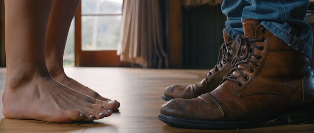 Arielle Cartwright sexy – White Blood (2023)