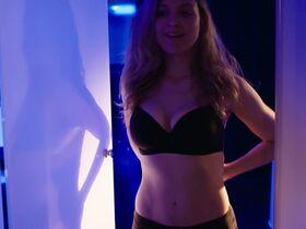 Lara Mandoki sexy – Wenn Papa auf der Matte steht (2023)