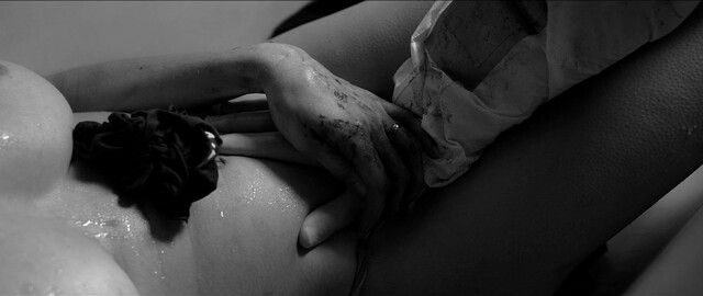 Vicky Jorge nude – Vampus Horror Tales (2020)