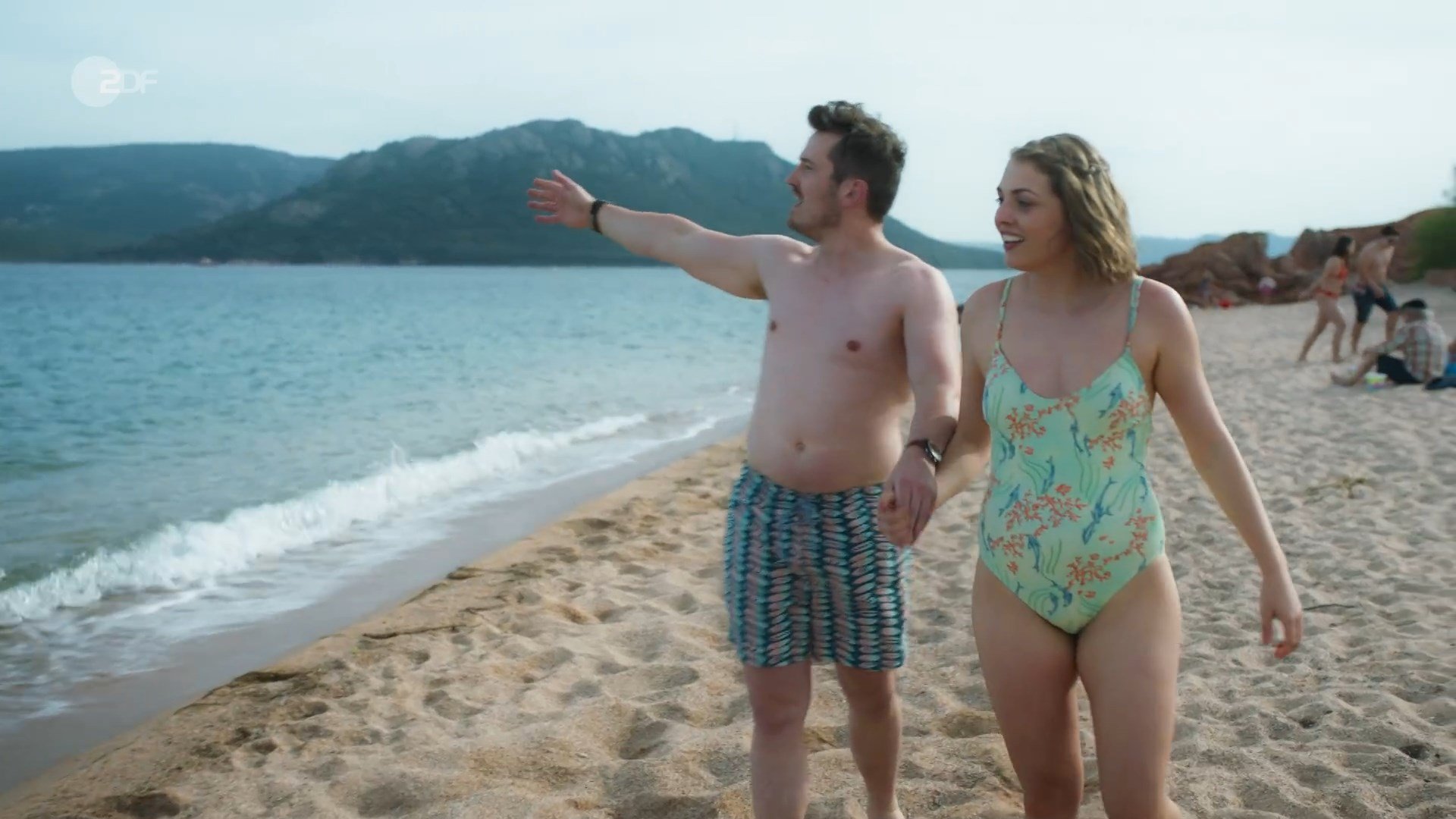 Nicola-Rabea Langrzik sexy – Kreuzfahrt ins Glück s17e02 (2024)